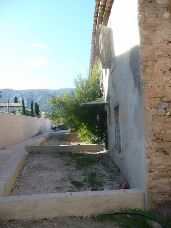 Maison de Hameau 18ème à restaurer à vendre à Oppede au coeur du Luberon