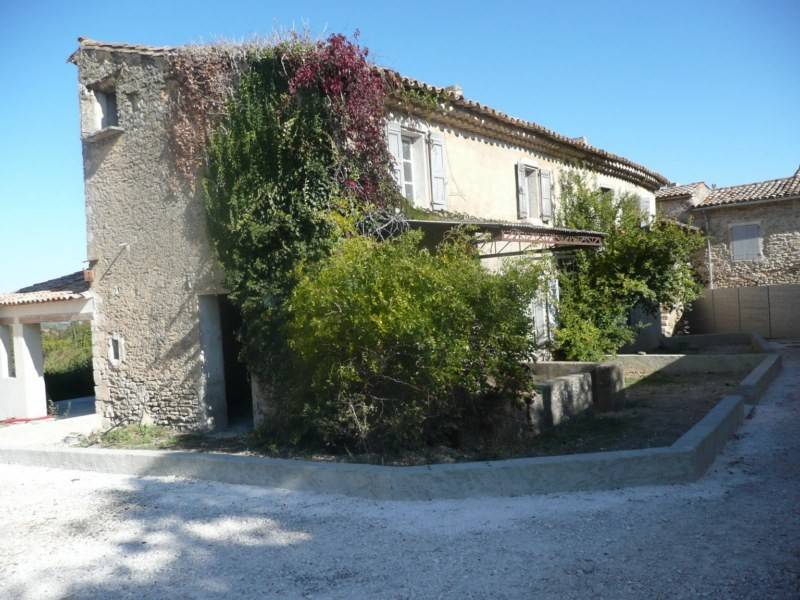 Maison de Hameau 18ème à restaurer à vendre à Oppede avec une vue sur la Montagne du Luberon