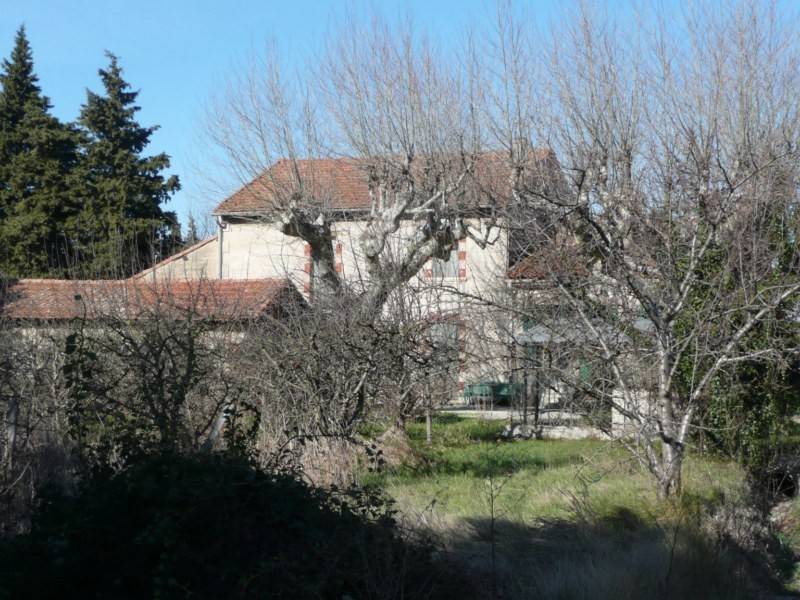 Mas  à restaurer à vendre dans les Alpilles avec un verger planté de pommiers