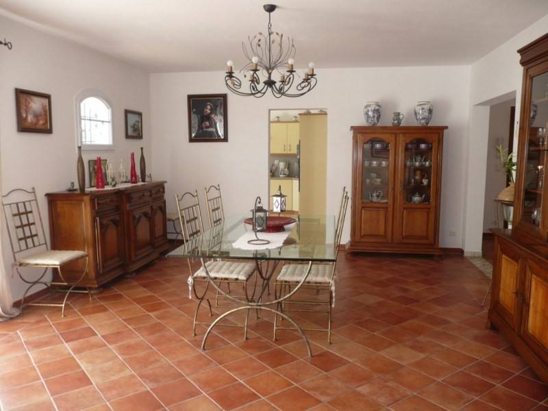 Villa à vendre à l'Isle Sur La Sorgue avec piscine et jardin