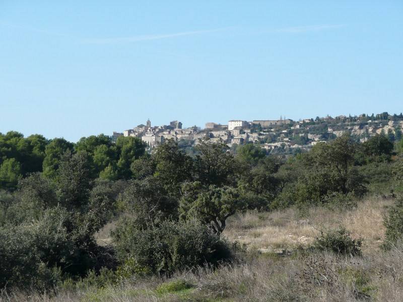 Propriété d'exception à vendre à Gordes : Mas en pierre neuf avec vue panoramique sur 8 hectares