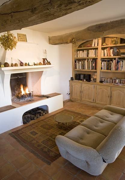 Maison à la vente salon avec cheminée dans le Luberon