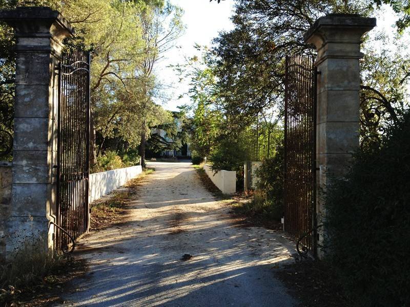 Hotel  à vendre à Bonnieux avec une vue dégagée
