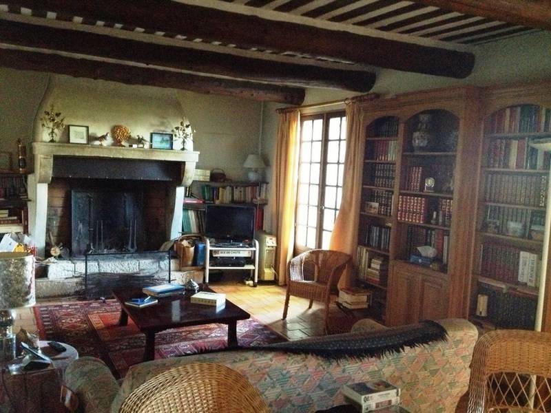 Maison de Village à vendre à Maubec, ancienne magnanerie restaurée avec un jardin