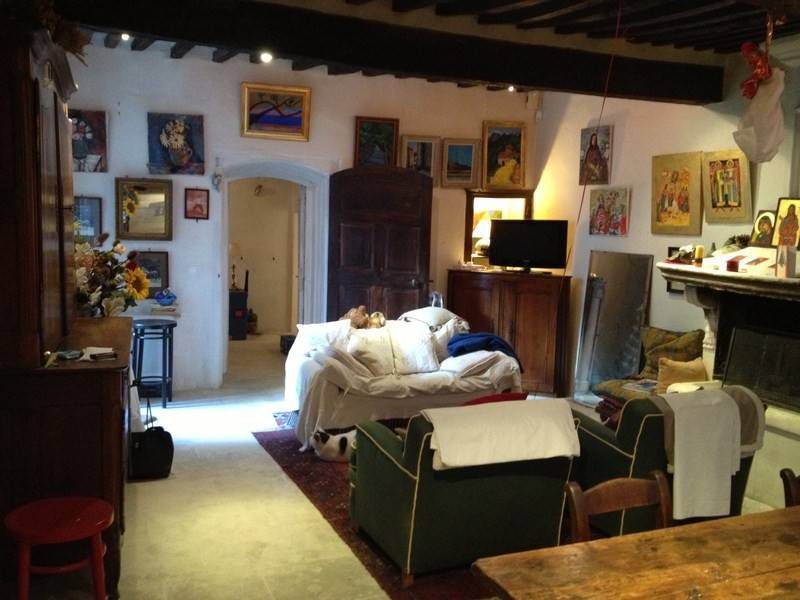 Demeure de Village à vendre à Oppède le Vieux restaurée avec cour intérieure jardin