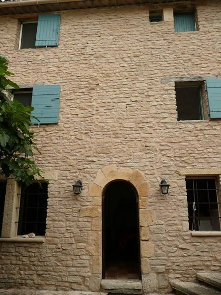 Maison de Village à vendre à Goult avec cour intérieure jardin et vue