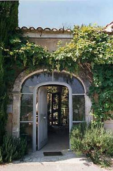 Maison de Village  à vendre à Menerbes avec jardin et piscine en terrasse.
