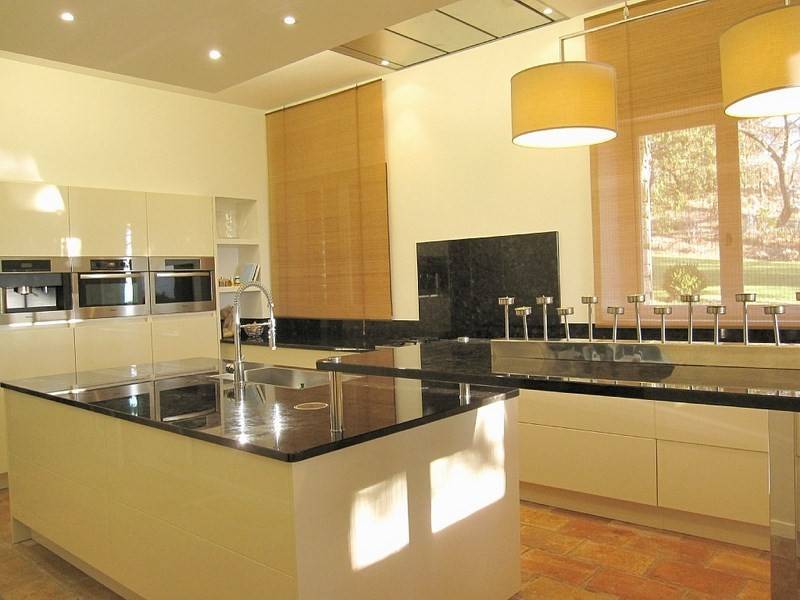 Maison Contemporaine à vendre à Murs près de Gordes avec une vue panoramique