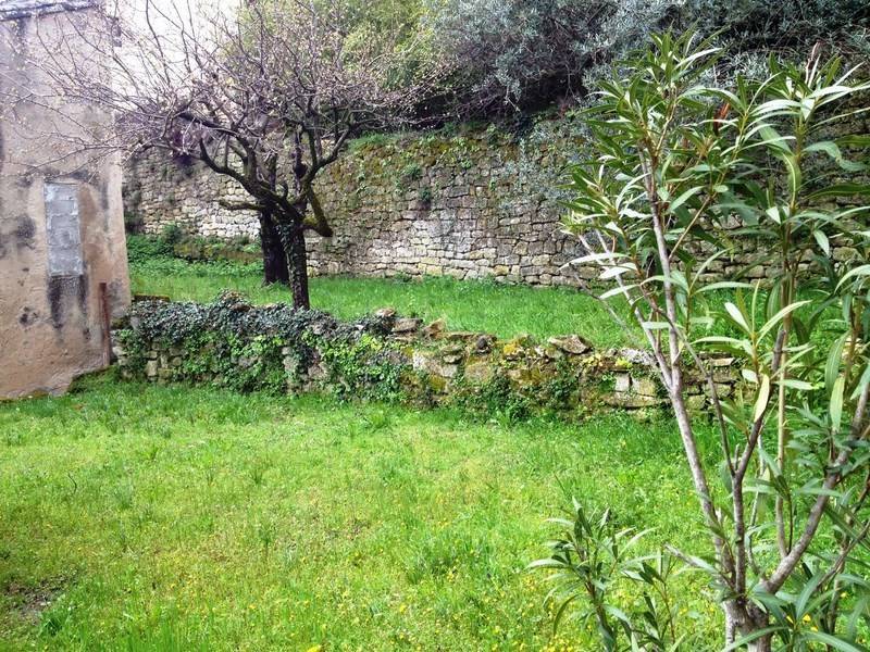 Maison de Village  à vendre à Menerbes avec jardin et vue