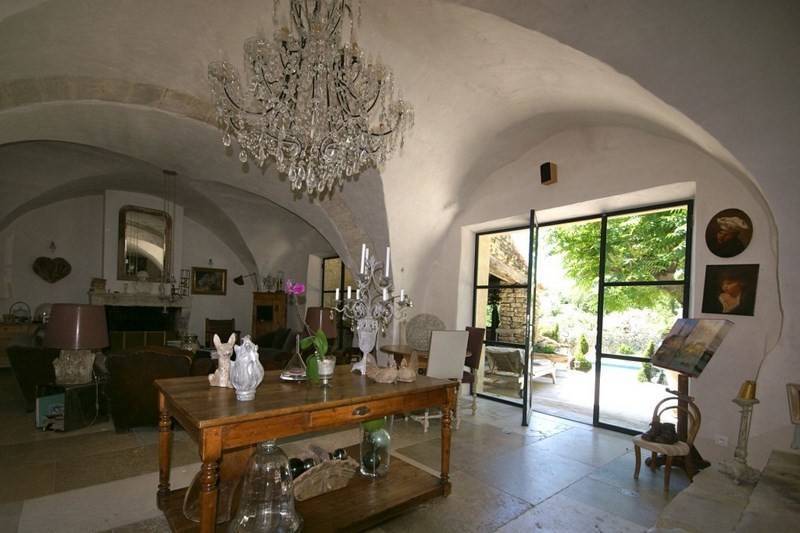 Demeure de Village à vendre à Cabrières d'Avignon avec jardin et piscine