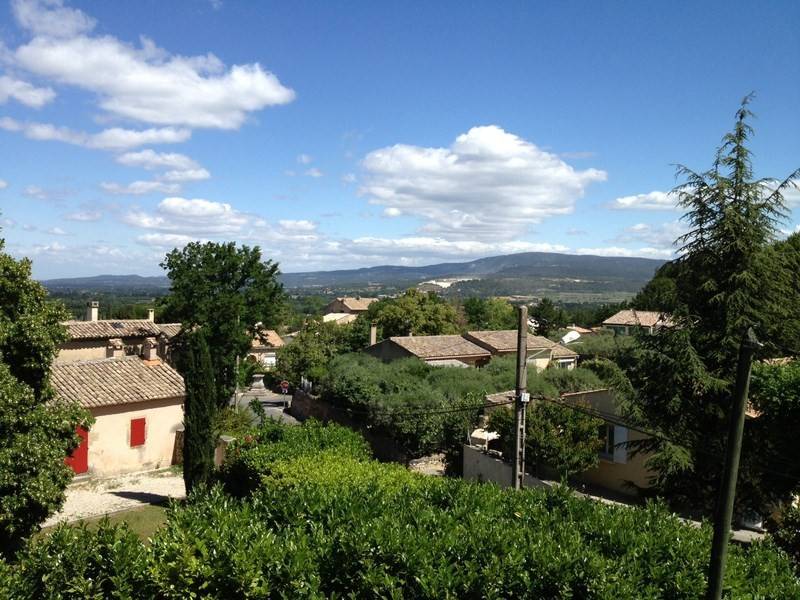 Demeure de Village  à vendre à Robion entièrement restaurée avec jardin et piscine