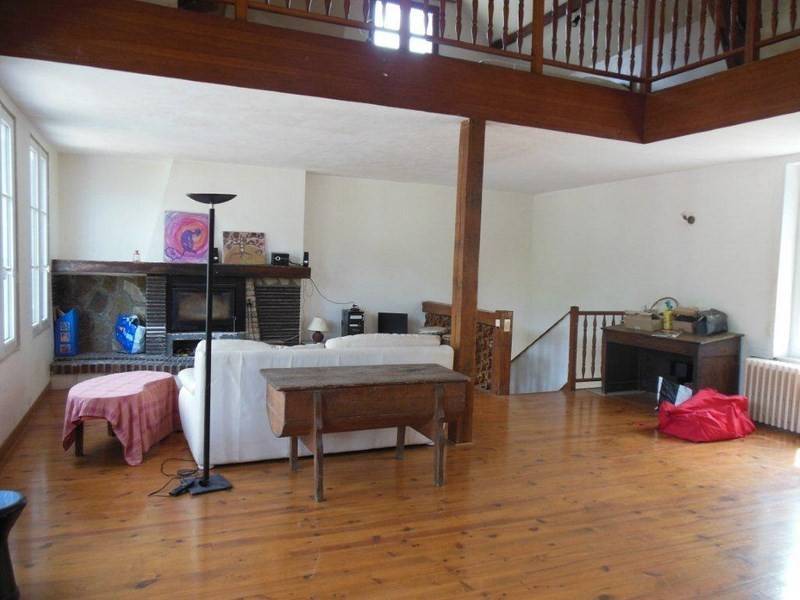 Maison de Village en Pierre à vendre à Chantilly avec jardin et boxes à chevaux