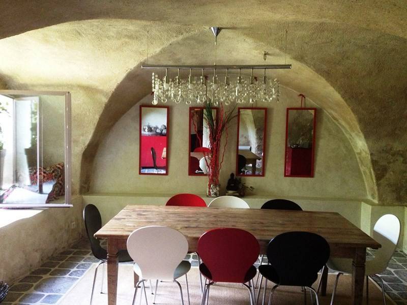 Maison de hameau à vendre à Menerbes avec un jardin et une piscine