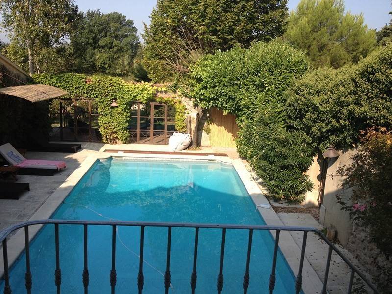 piscine dans la cour intérieure