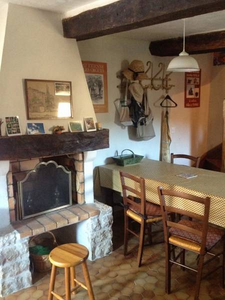 Maison de village 18ème à vendre à Oppédette dans les Gorges d'Oppédette avec terrasse et piscine