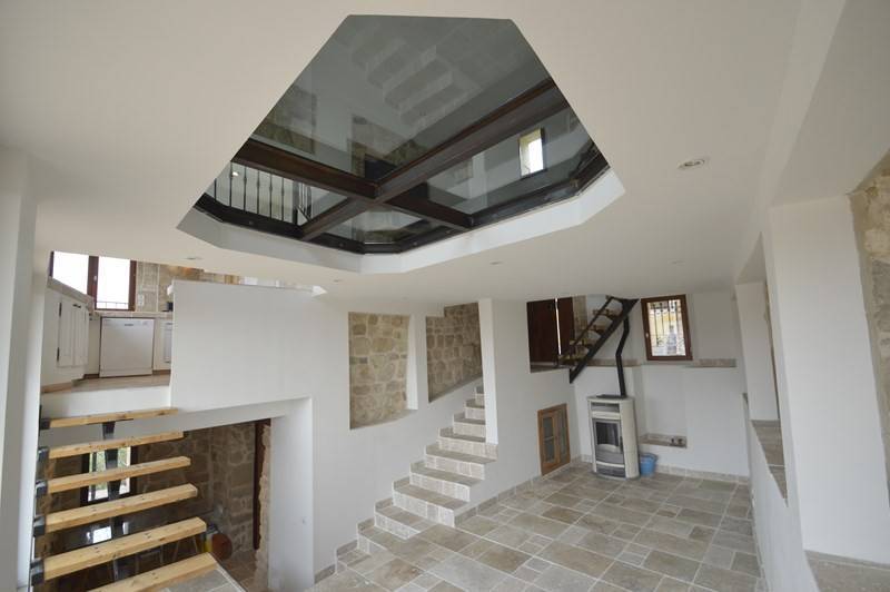 LOFT  Pertuis Luberon Sud SUPERBE LOFT EN PLEIN CENTRE VILLE DE PERTUIS