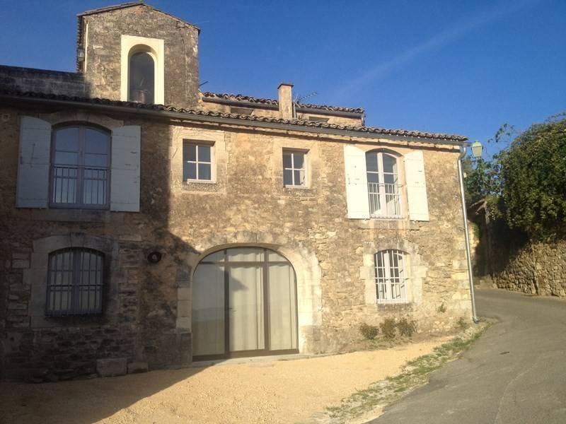 Maison de Village de caractère à vendre à Menerbes entièrement restaurée avec une superbe vue