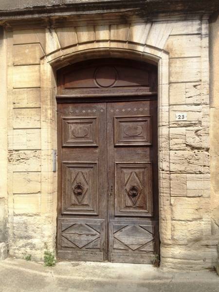 Hôtel particulier à vendre dans le centre historique de Pernes les Fontaines avec jardin et piscine