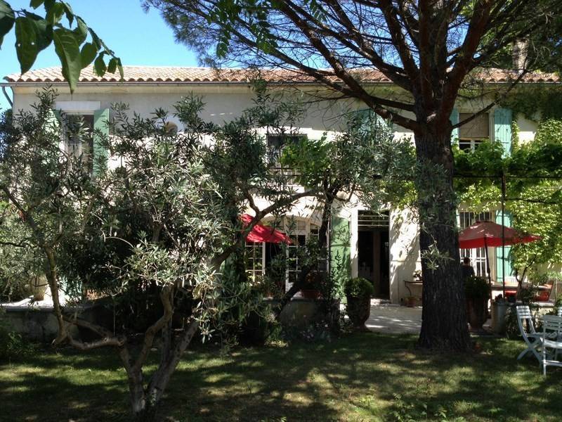 Mas en Pierre  à vendre à Avignon en Provence avec un jardin arboré et une piscine