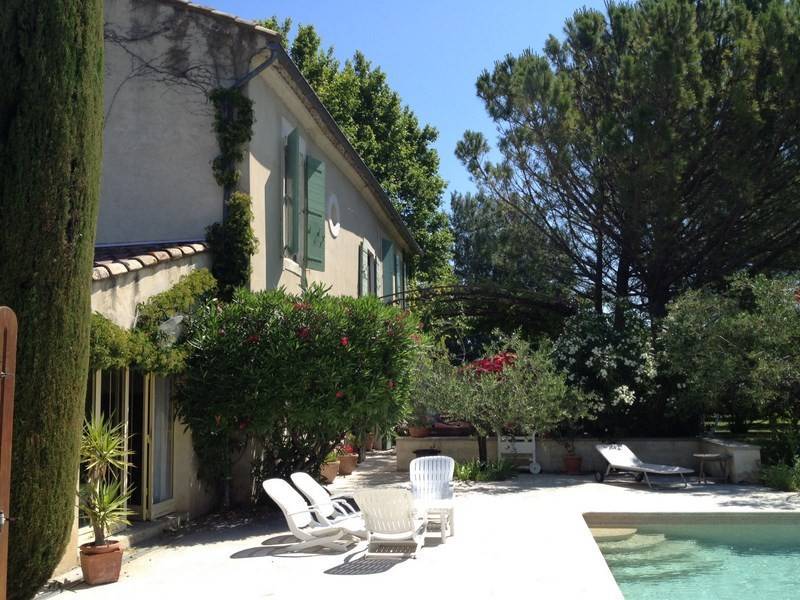 Mas en Pierre  à vendre à Avignon en Provence avec un jardin arboré et une piscine