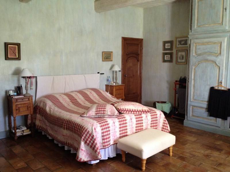 Mas en Pierre  à vendre à Avignon en Provence avec un jardin arboré et une piscine