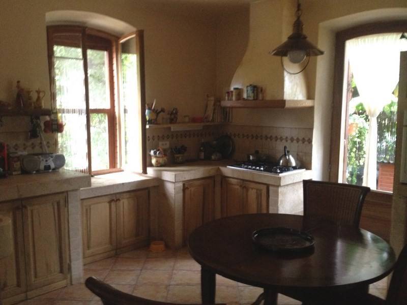 Maison  à vendre à Cereste dans le parc naturel regional du Luberon ancienne maison de garde barrière restaurée